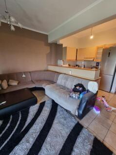 Sitting to kitchen