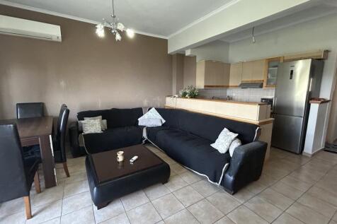 Sitting to kitchen