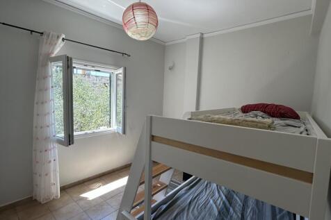 Twin room to window