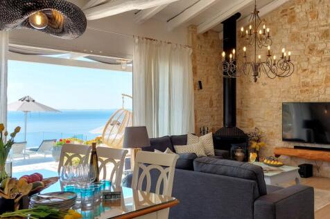 Sitting room to terrace