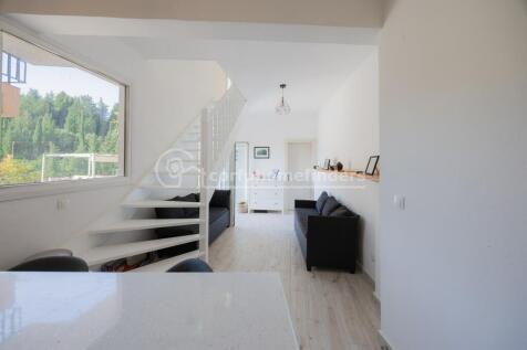 Kitchen to sitting room