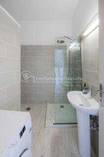 Downstairs shower room