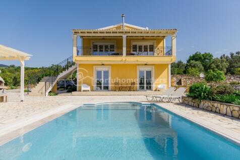 Pool to house