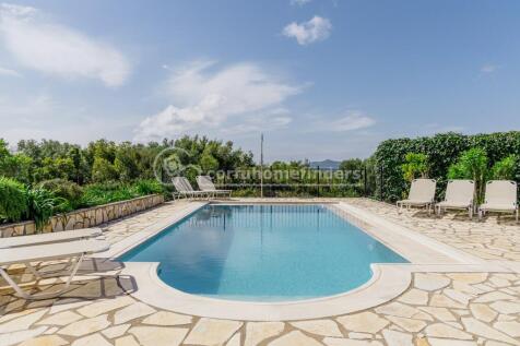 Pool terrace close up