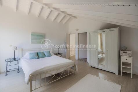 Main bedroom to ensuite