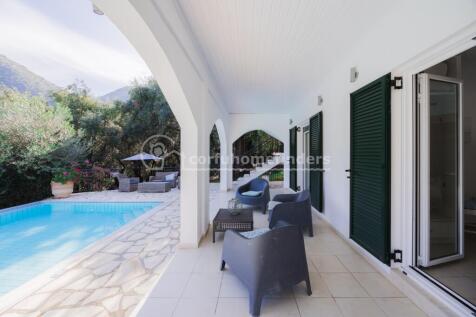 Outdoor lower terrace