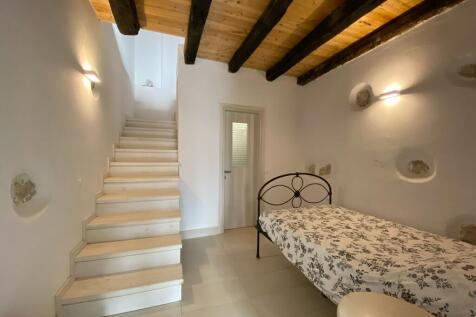 stairs to the bedroom