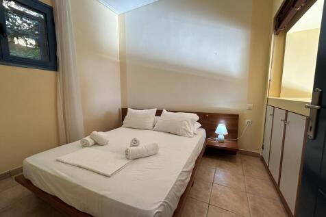 LA bedroom