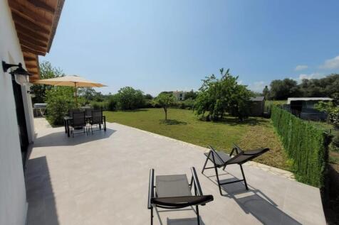BACK TERRACE