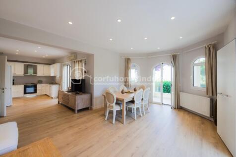 Lounge to dining/kitchen