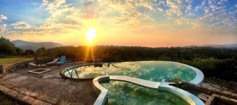 Sunrise on pool