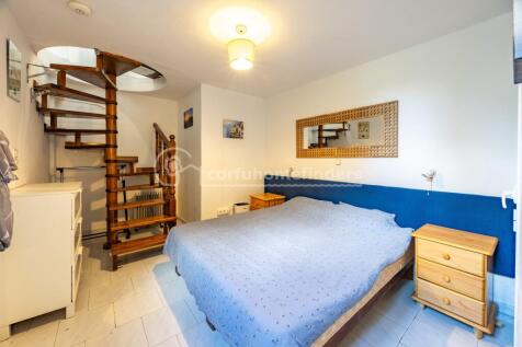 Bedroom to stairs