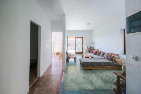 Kitchen to sitting room