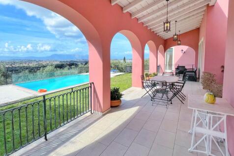 Terrace to pool