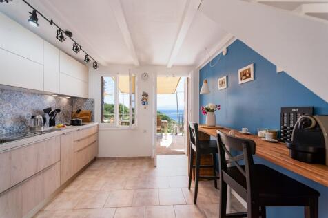 Kitchen to view