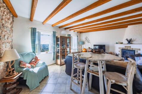 Kitchen to sitting room