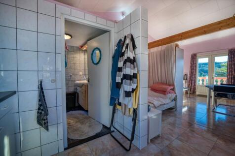 bathroom studio