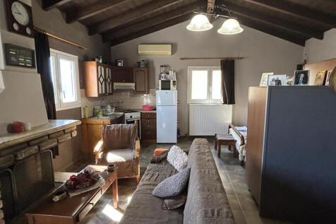 Sitting room and kitchen