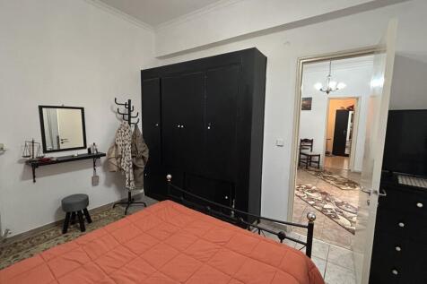 Bedroom to sitting room