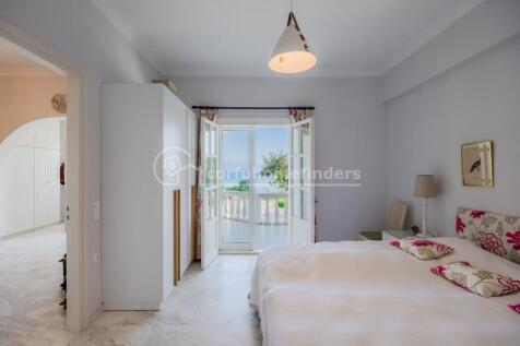 Bedroom to garden