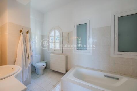 Ensuite bathroom