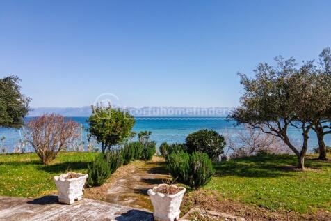 Garden path to the beach
