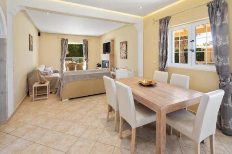 MAIN DINING