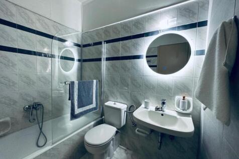 Apartmnet Bathroom