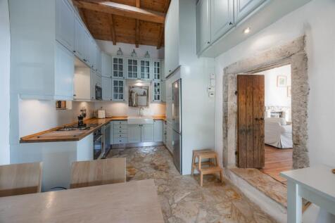 Kitchen wide angle