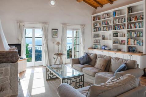 Close up sitting room