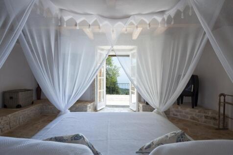 Bed to view