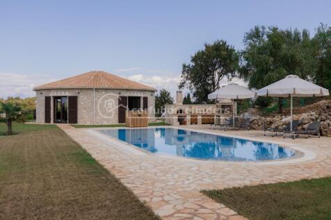 Pool/garden/house