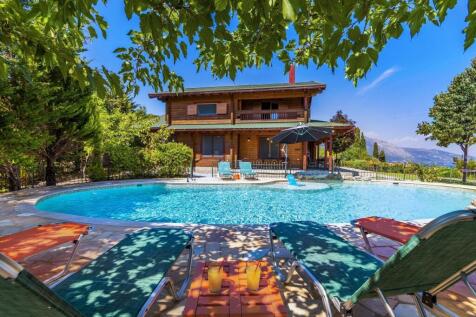 House and pool 