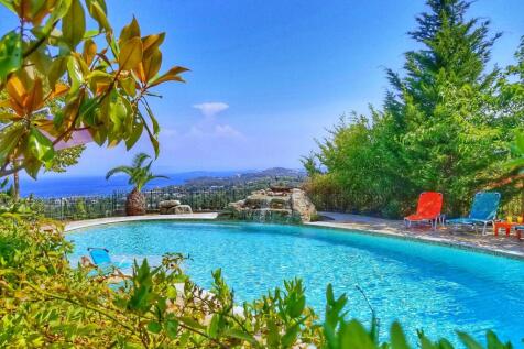 Pool area
