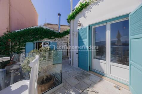 Terrace to house