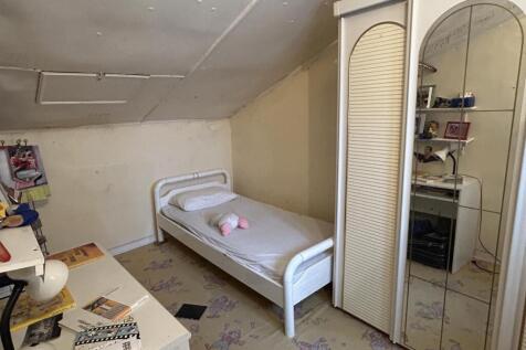 Second bedroom