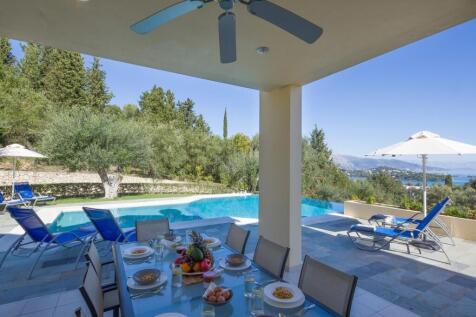 Covered veranda and pool
