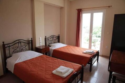 Twin bedroom