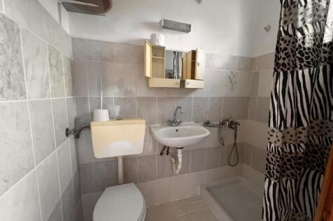 Bathroom apartment