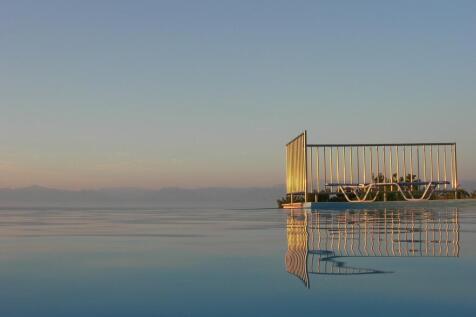Pool and sea
