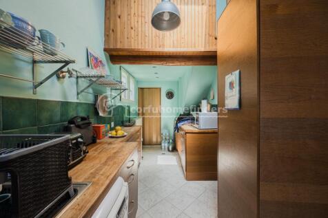 Kitchen to back of house