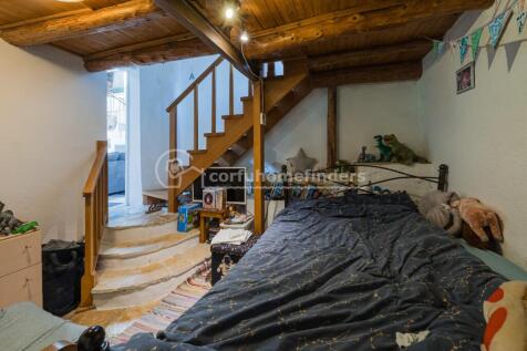 Smaller bedroom