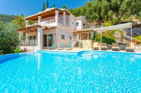 Pool to house