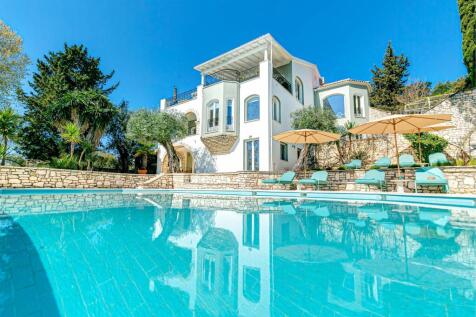 Pool to house