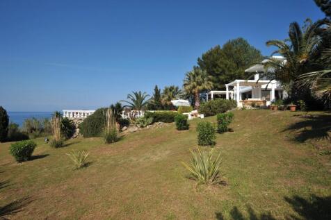 the villa and grounds
