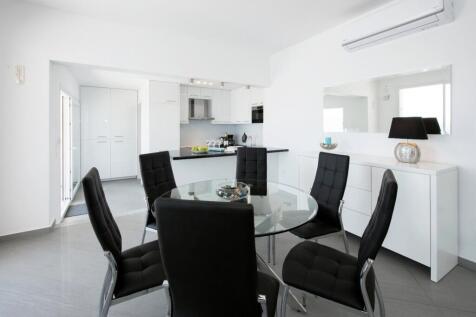 Dining area 2