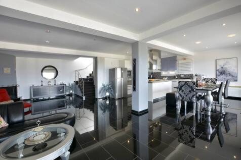 Main room C