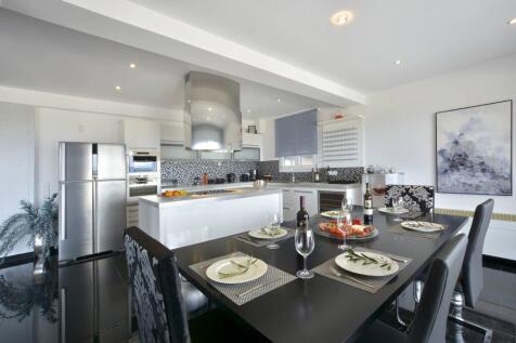 Dining to kitchen C