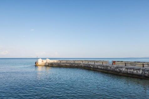 kaisers bridge, near the villa