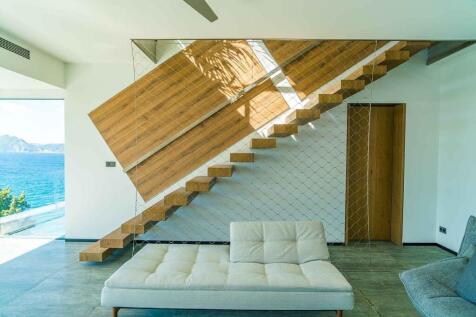 Stairs to downstairs